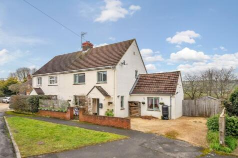 10 Ham Close, Aughton, SN8 3SB. 3 bed semi