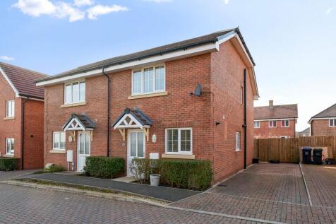 McEvoy Gardens, Ludgershall, Andover... 3 bed semi