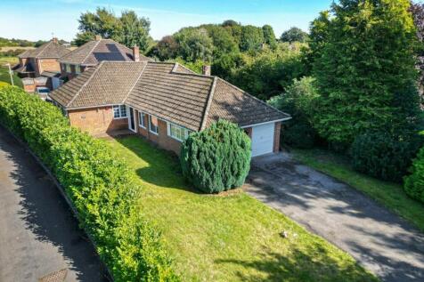 4 bedroom detached bungalow for sale