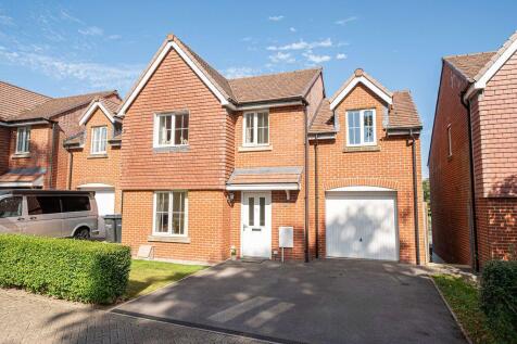 Thompson Road, Tidworth, SP9 7GT 4 bed detached house for sale