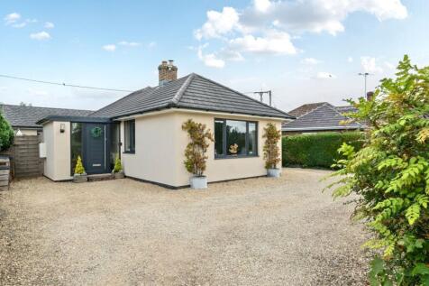 4 bedroom detached bungalow for sale