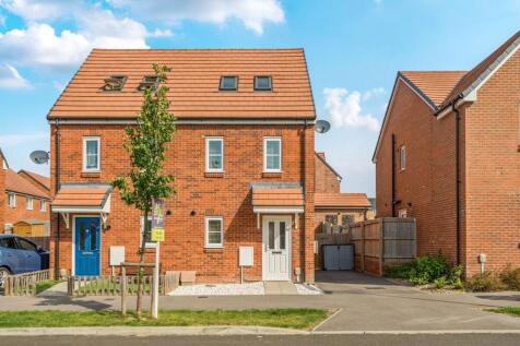Jockey Way, Andover, SP11 6QA 3 bed semi