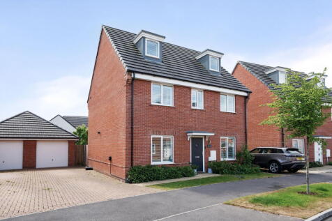 5 bedroom detached house for sale