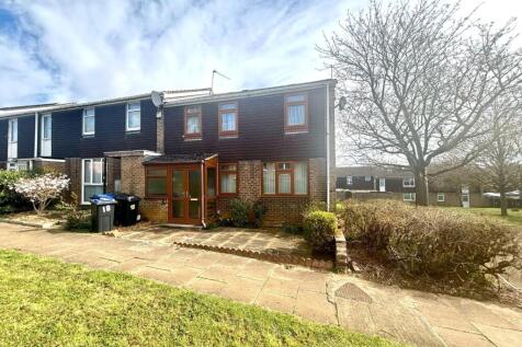 Brownlow Court, Lumbertubs... 4 bed end of terrace house for sale
