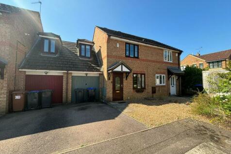 4 bedroom semi-detached house for sale