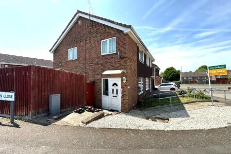 Cordon Close, Cherry Lodge... 3 bed semi