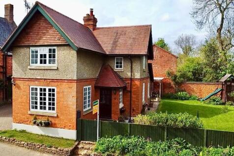 Naseby Road, Thornby... 3 bed detached house for sale