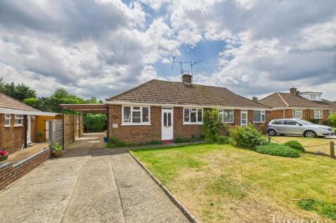 2 bedroom semi-detached bungalow for sale