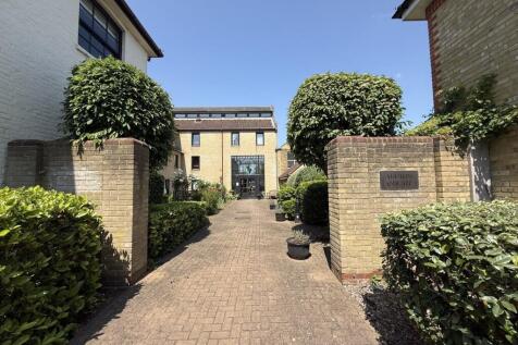 Albion Court, Queen Street... 1 bed apartment for sale