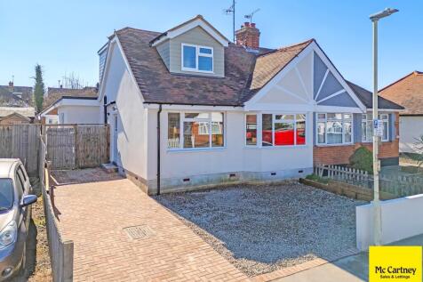 Wallace Crescent, Chelmsford, CM2 3 bed chalet for sale