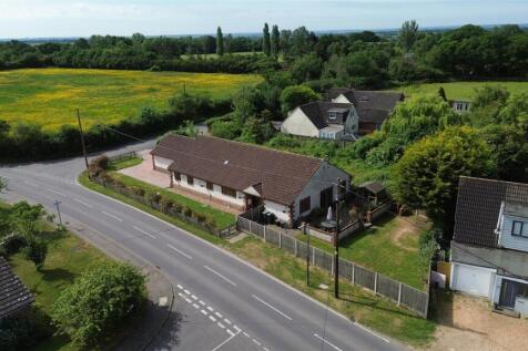 4 bedroom detached bungalow for sale