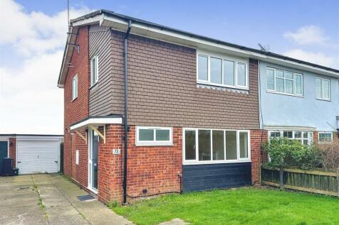 3 bedroom semi-detached house for sale