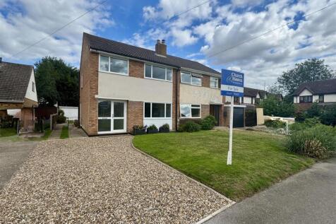 Princes Avenue, Southminster 3 bed semi