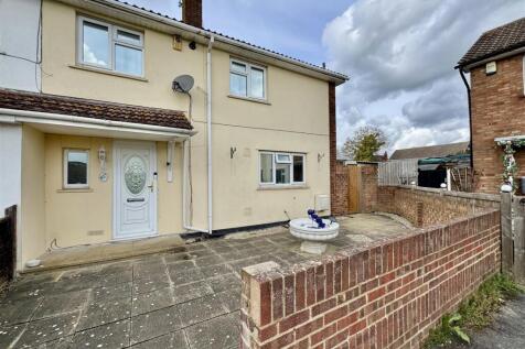 Orchard Road, Southminster 3 bed end of terrace house for sale