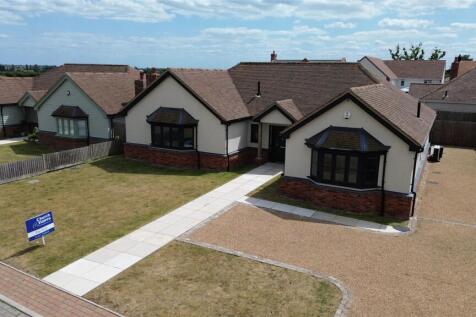 Charwood Mews, Stoney Hills 2 bed detached bungalow for sale