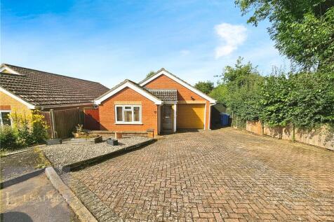 Pembroke Place, Sudbury, Suffolk 2 bed bungalow for sale