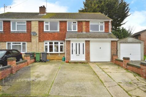 Hilton Way, Sible Hedingham, Halstead 4 bed semi