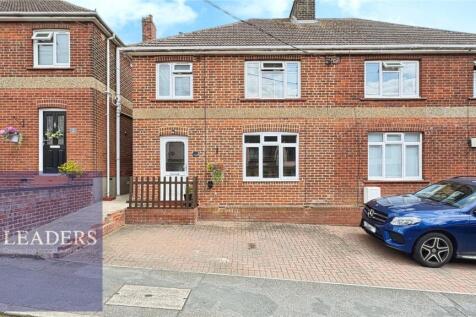 Mallows Field, Halstead, Essex 3 bed semi