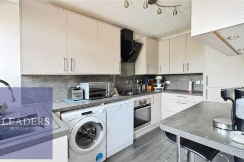 Mallows Field, Halstead, Essex 3 bed semi