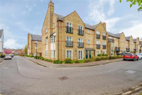 Coldstream Road, Caterham CR3 2 bed flat for sale