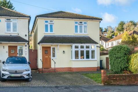 Beverley Road, Whyteleafe CR3 3 bed detached house for sale