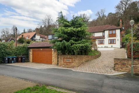 Stuart Road, Warlingham CR6 4 bed detached house for sale