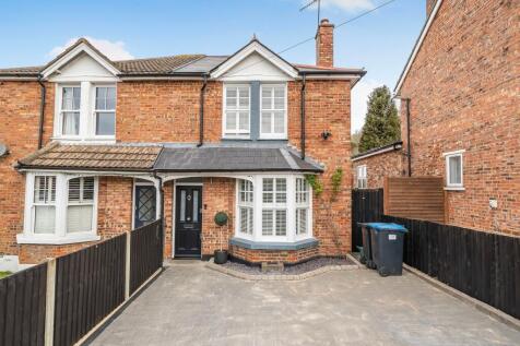 3 bedroom semi-detached house for sale