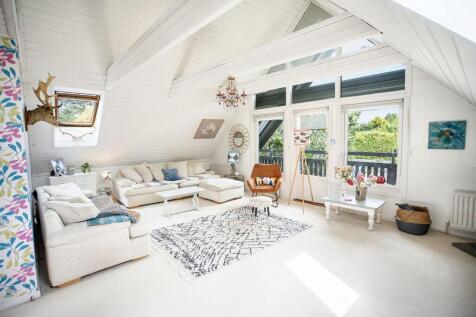 Marks Road, Warlingham CR6 4 bed detached house for sale