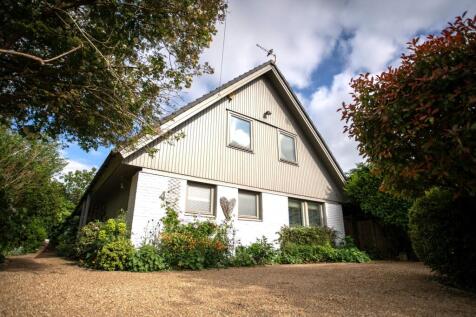 Marks Road, Warlingham CR6 4 bed detached house for sale