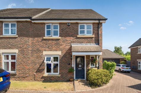 4 bedroom semi-detached house for sale