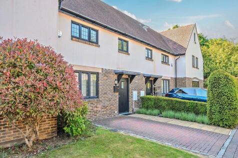 Dacre Close, Coulsdon CR5 4 bed terraced house for sale