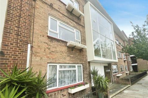 High Street, Portsmouth, Hampshire 1 bed apartment for sale