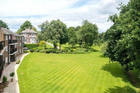 Park Lawn, Farnham Royal, Slough 3 bed apartment for sale