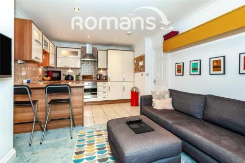 Park Street, Colnbrook, Slough 2 bed apartment for sale