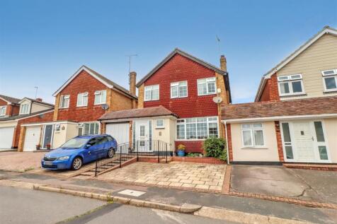 3 bedroom link detached house for sale