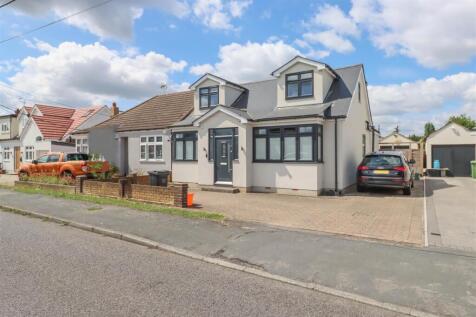 3 bedroom semi-detached bungalow for sale