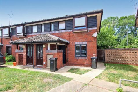 1 bedroom maisonette for sale
