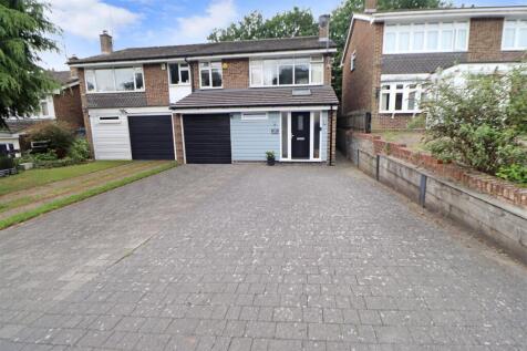 4 bedroom semi-detached house for sale