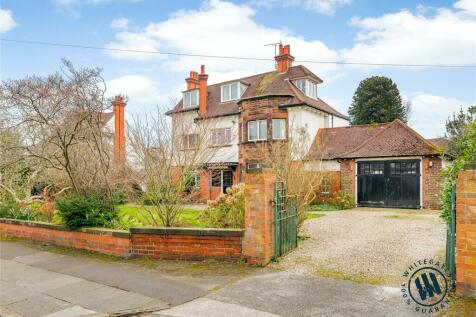 7 bedroom detached house for sale