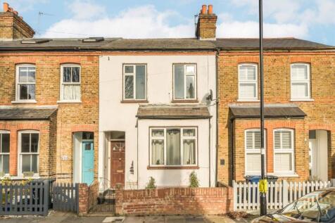 Edinburgh Road, London W7 2 bed terraced house for sale