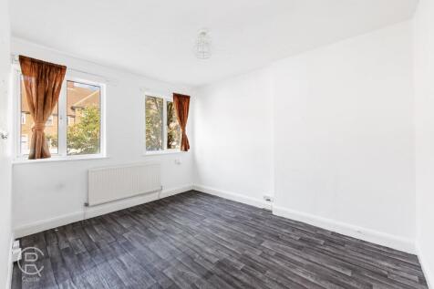 Greenford Avenue, London, W7 2 bed flat for sale