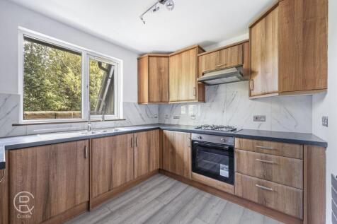 Abbeyfields Close, Hanger Lane... 2 bed flat for sale