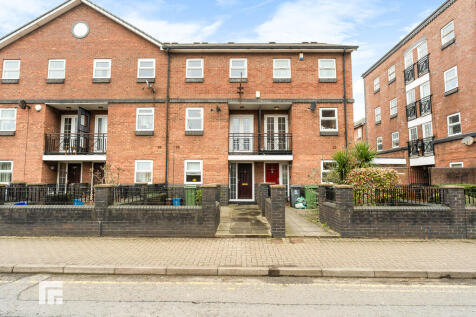 Schooner Way, Atlantic Wharf, Cardiff 3 bed townhouse for sale