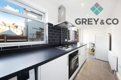 1 bedroom ground floor flat for sale