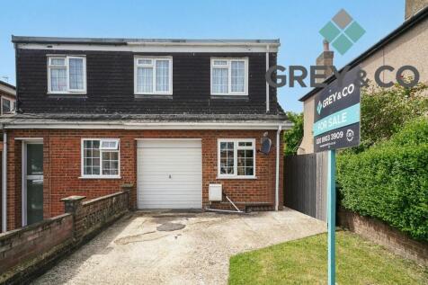 2 bedroom semi-detached house for sale