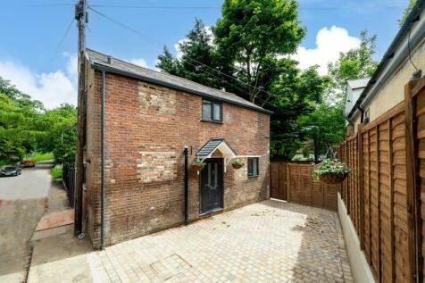 2 bedroom detached house for sale