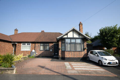 2 bedroom semi-detached bungalow for sale