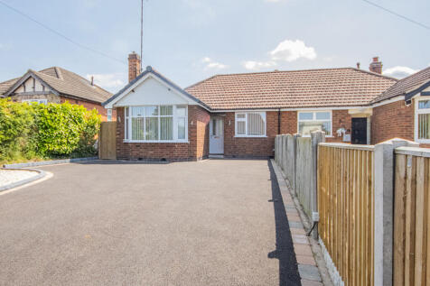 2 bedroom semi-detached bungalow for sale