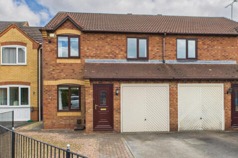 3 bedroom semi-detached house for sale
