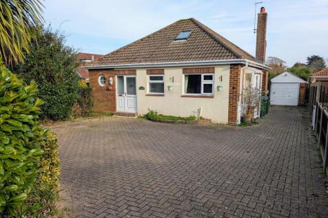 HOLLY GROVE, FAREHAM. GUIDE PRICE... 2 bed detached bungalow for sale